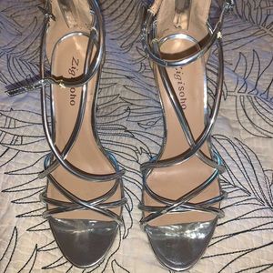 Zigi SoHo metallic 4” heel